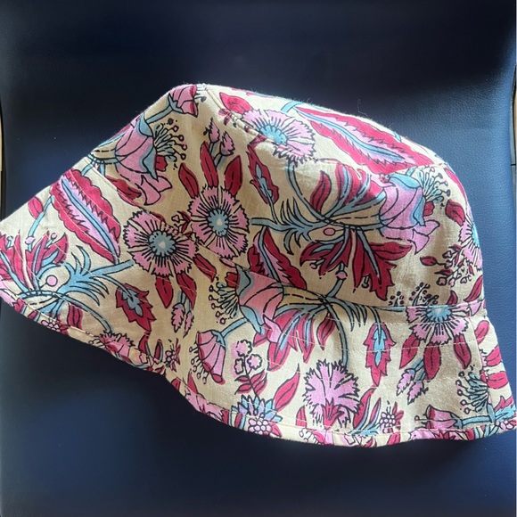 Hat Attack Printed Floral Bucket Hat - Picture 2 of 6